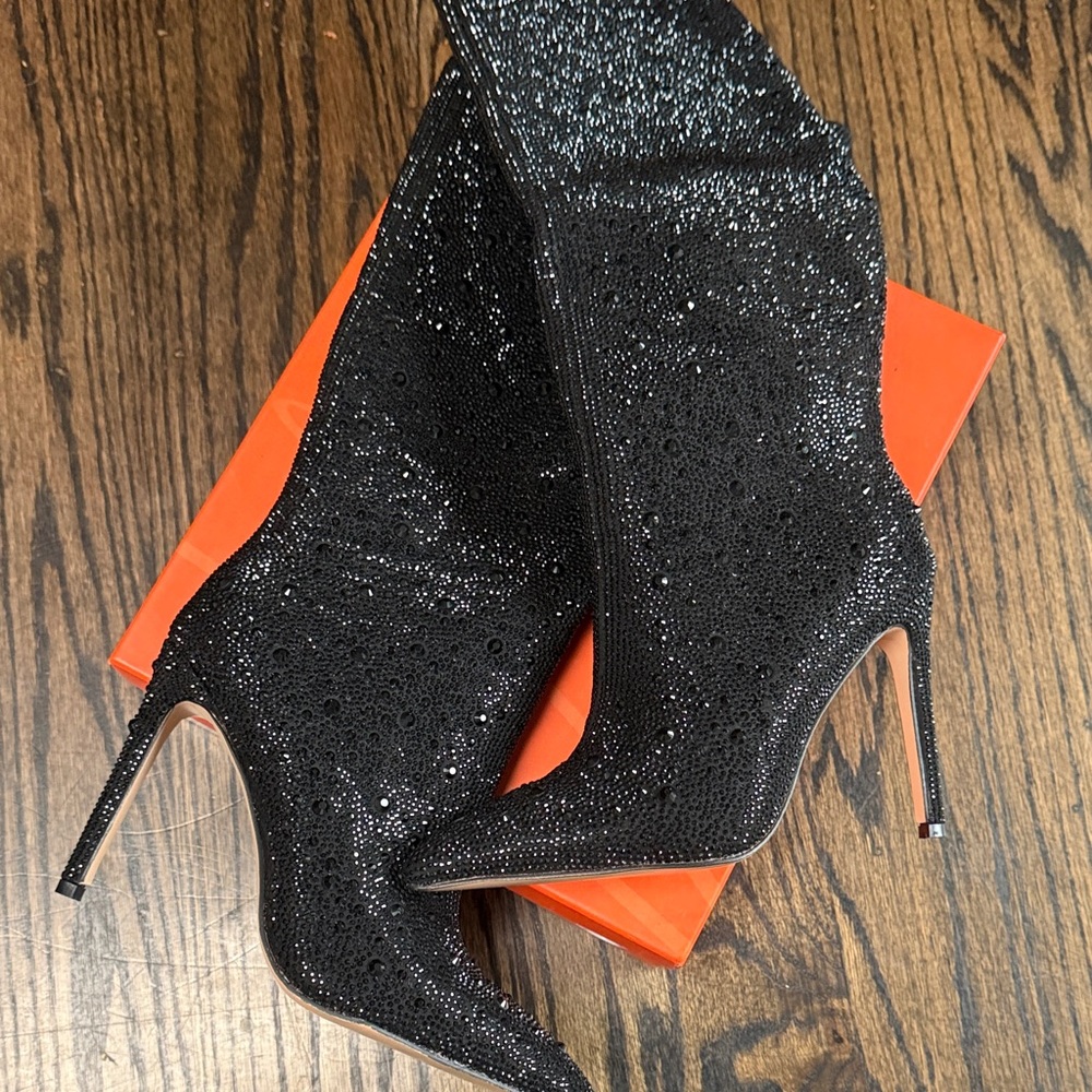 Elegant Black Stiletto Boots